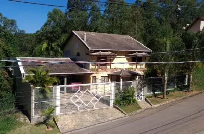 Casa linda com piscina, 3 quartos - incluindo 2 suítes, no condomínio reserva bom viver