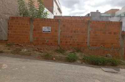 Terreno à venda na Praça Jovino Arsênio da Silva Filho, 1, Centro, Condeúba