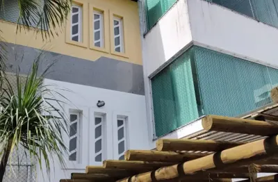 Casa comercial com 8 salas para alugar na Rua Lalita Costa, 404, Matatu, Salvador