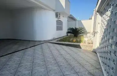 Casa com 3 dormitórios à venda, 270 m² por R$ 900.000.000,00 - Parque das Alamedas - Guaratinguetá/SP