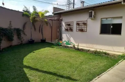 Casa com 2 dormitórios à venda, 137 m² por R$ 500.000,00 - Belvedere Club dos 500 - Guaratinguetá/SP