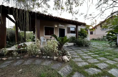 Ótima casa com armários planejados em ótima localização
