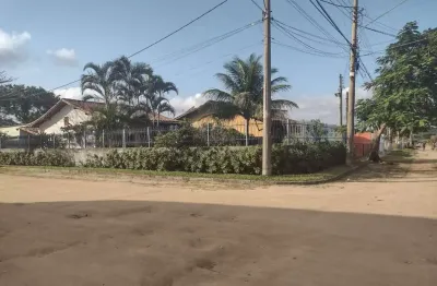 ** ótima casa com piscina, próximo a lagoa e rodovia  são pedro da aldeia