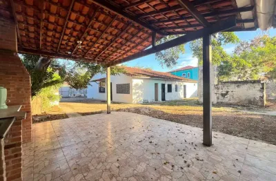 Ótima oportunidade – imóvel histórico com amplo terreno