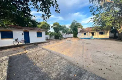 Refúgio exclusivo à beira da lagoa – 4.000m² de puro encanto