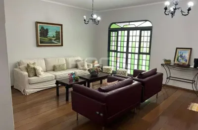 Casa sobrado mobiliada para alugar com 5 quartos sendo 4 suítes no bairro ribeirânia, em ribeirão preto.