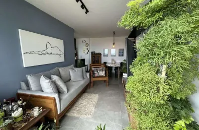 Cobertura com dois quartos, uma suíte, vista mar, 100% sol manhã, barra bonita, recreio dos bandeirantes.