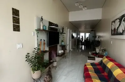 Vendo Casa na Região da Av das Torres Próximo ao Cond. Ágave e de Supermercados