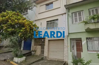 Casa à venda na rua nilo, 470, aclimação, são paulo por r$ 960.000
