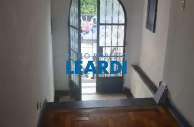 Casa à venda na rua capistrano de abreu, 43, barra funda, são paulo por r$ 800.000