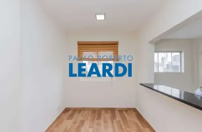 Apartamento à venda na praça benedito calixto, 186, pinheiros, são paulo por r$ 770.000