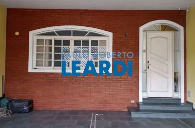 Casa à venda na rua francisco alves, 952, lapa, são paulo por r$ 900.000