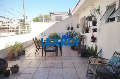 Casa à venda na rua bergson, 126, parque da lapa, são paulo por r$ 870.000