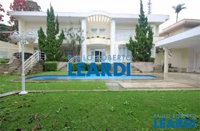 Casa para alugar na rua morro verde, 150, pacaembu, são paulo por r$ 45.000