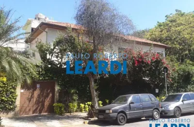 Casa à venda na praça tomás morus, 151, perdizes, são paulo por r$ 2.000.000