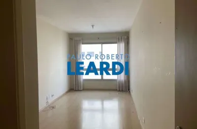 Apartamento à venda na avenida da aclimação, 489, aclimação, são paulo por r$ 750.000