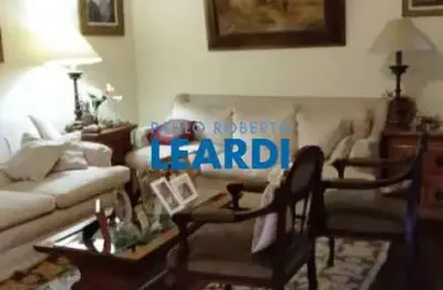 Casa à venda na rua vargem do cedro, 86, sumaré, são paulo por r$ 2.600.000