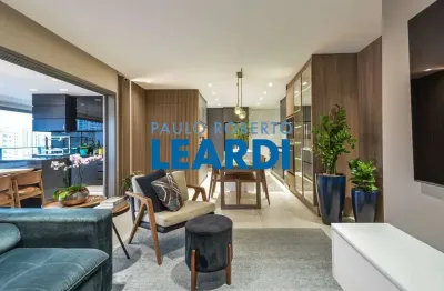 Apartamento à venda na avenida senador casimiro da rocha, 800, mirandópolis, são paulo por r$ 2.490.000