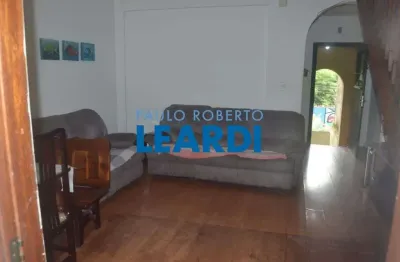 Casa à venda na rua capistrano de abreu, 33, barra funda, são paulo por r$ 800.000