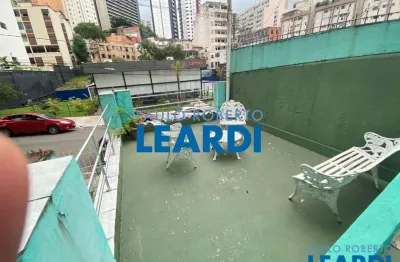 Casa à venda na rua almirante marques leão, 745, bela vista, são paulo por r$ 1.995.000