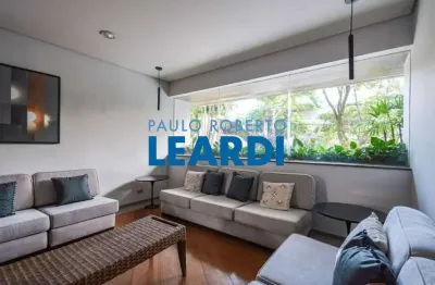 Apartamento à venda na avenida pavão, 825, moema, são paulo por r$ 2.450.000