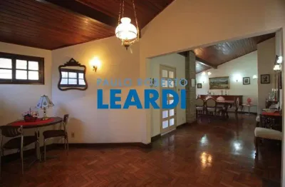 Casa à venda na avenida paulo vi, 426, sumaré, são paulo por r$ 1.990.000