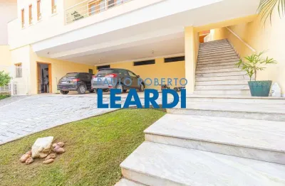 Casa à venda na avenida cardeal motta, 1252, city américa, são paulo por r$ 3.300.000