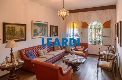 Casa à venda na rua paris, 147, sumaré, são paulo por r$ 1.830.000