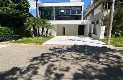 Casa em condomínio fechado com 3 quartos para alugar na dos antúrios, 228, condomínio centro comercial alphaville, barueri por r$ 15.000