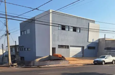Sala comercial para locação na av. saul elkind com um sanitário e uma vaga novo