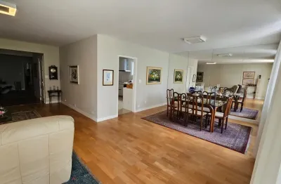 Apartamento á venda - 229M² - 4 dormitórios, sendo 1 suíte, 2 vagas Higienópolis-SP