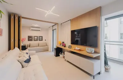 Cobertura Duplex Reformada e Mobiliada na Vila Madalena - 2 Dormitórios (1 Suíte) - 1 Vaga - Vista para o Parque Villa-Lobos