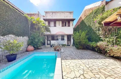 Casa triplex solta com piscina privativa e terraço - stella maris