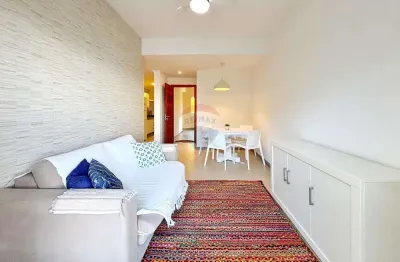 Apartamento 1/4 mobiliado com varanda e vista mar na praia do flamengo