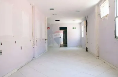 Aluguel ponto comercial 135m² extremamente bem localizado no coração da barra, grande oportunidade!