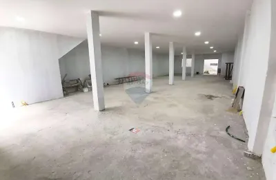 Alugo Lojão Frente de Rua de 180 m² na Principal da Boca do Rio!