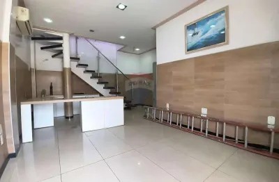 Alugo Conjunto Comercial Triplex com mais de 150 m² em Campinas de Pirajá!