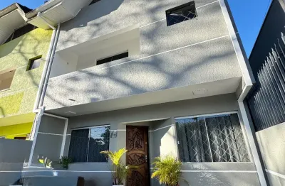 Casa à venda na Rua Marechal Trompowski, 78, Bacacheri, Curitiba