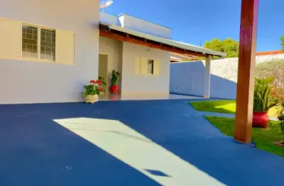 Casa a venda em caldas novas 03 dormitórios aceita permuta em veiculo