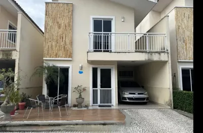 Casa duplex  em condominio no melhor do bairro maraponga com móveis projetados!