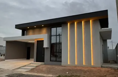 Belíssima casa recém construída no condomínio majestic- cajupiranga