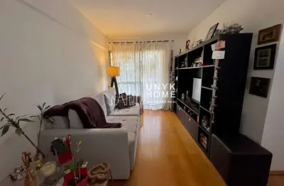 Apartamento à venda na vila olímpia de 68m², 2 dormitórios, varanda e 1 vaga de garagem.
