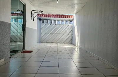 Casa no Conjunto Senador João Bosco I com duas suiítes disponível para locação