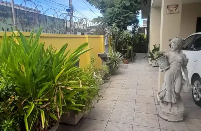 Casa térrea de esquina no japiim em localização privilegiada