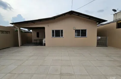 Casa ampla disponível para venda no conjunto colina do aleixo