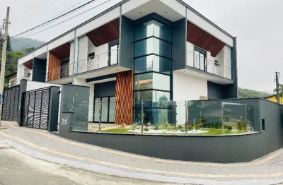 Casa à venda na Rua Rio Negrinho, 536, Saguaçu, Joinville