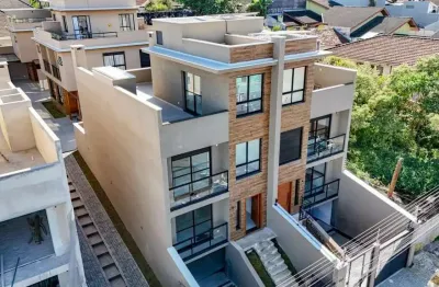 Casa com 3 quartos para alugar na Rua Antônio Muzzillo, 111, Tingui, Curitiba