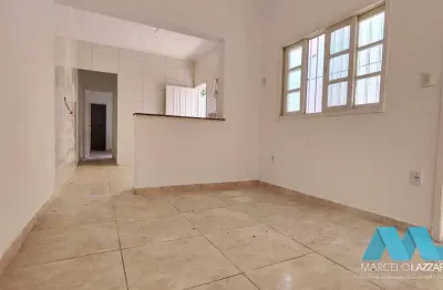 Casa geminada 2 quartos, 2 vagas, no maracanã em praia grande