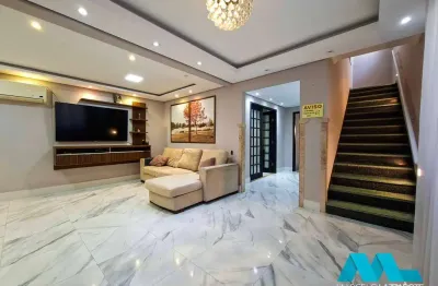 Sobrado com 4 quartos, 2 suítes, piscina, no Boqueirão em Santos