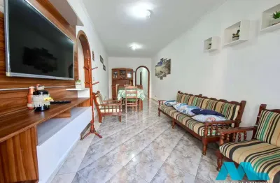 Apartamento 2 quartos, 1 vaga, na guilhermina em praia grande 50m da praia